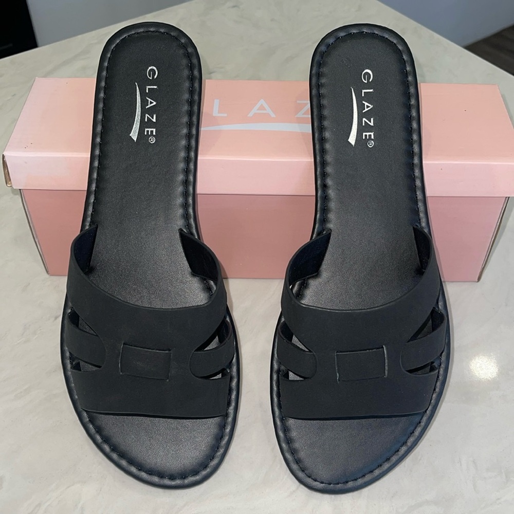 New!! ✨ “Glaze” Women Black Suede Cut Out Strap Sandals 🩴 - Size 8.5 and 10